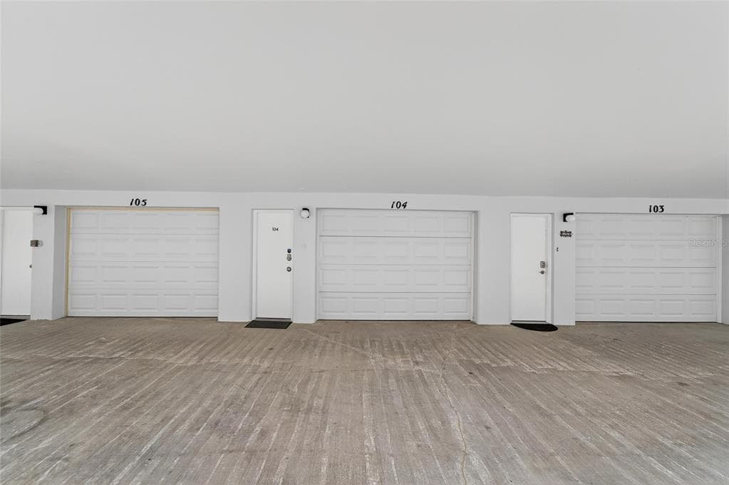 17960 GULF BOULEVARD 104 photo 6