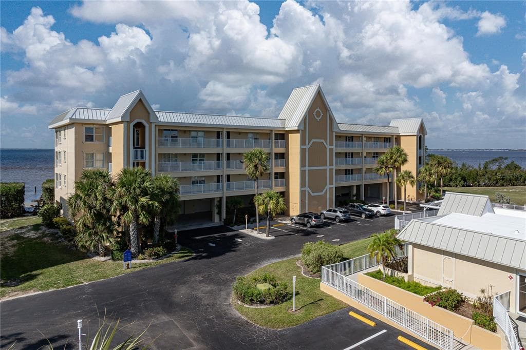101 N MARION COURT 221 photo 4