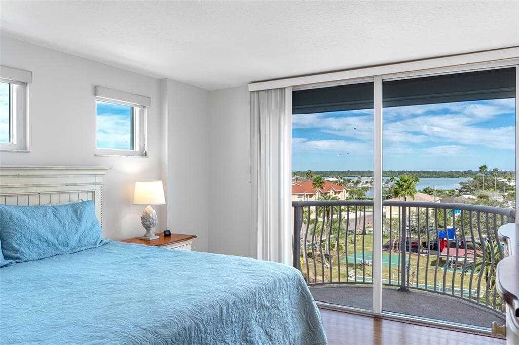 16326 GULF BOULEVARD 510 photo 17