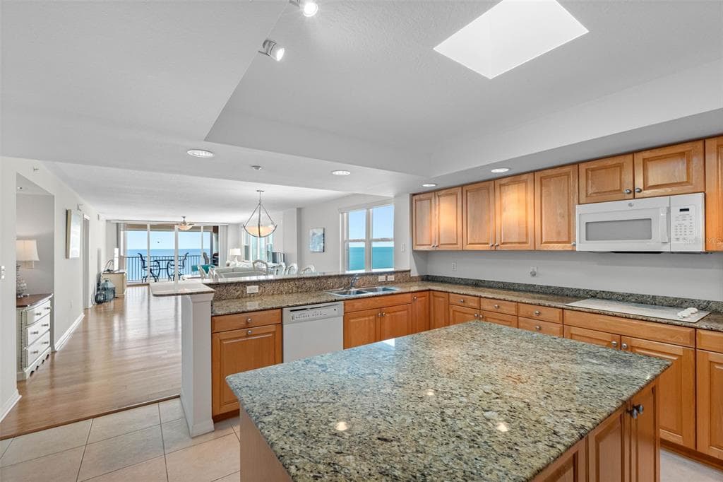 16326 GULF BOULEVARD 510 photo 7