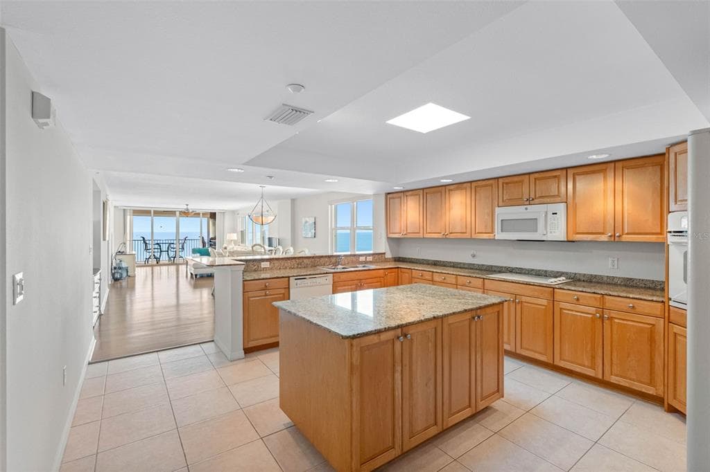 16326 GULF BOULEVARD 510 photo 10