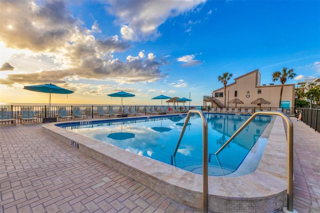 4621 GULF OF MEXICO DRIVE 10D photo 3