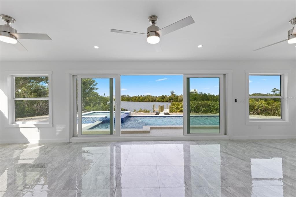 910 BAYSHORE DRIVE 5