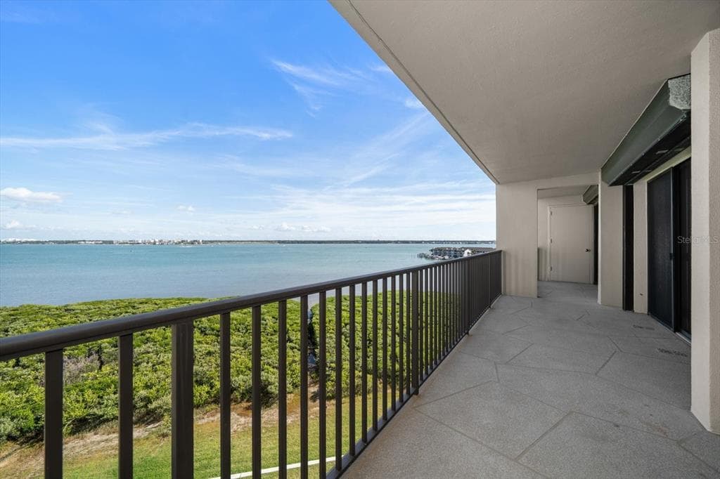1501 GULF BOULEVARD 604 photo 4