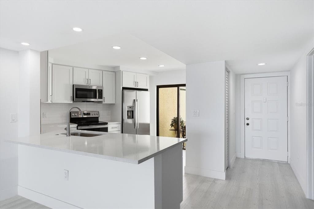 7520 SUNSHINE SKYWAY LANE S T19 photo 25