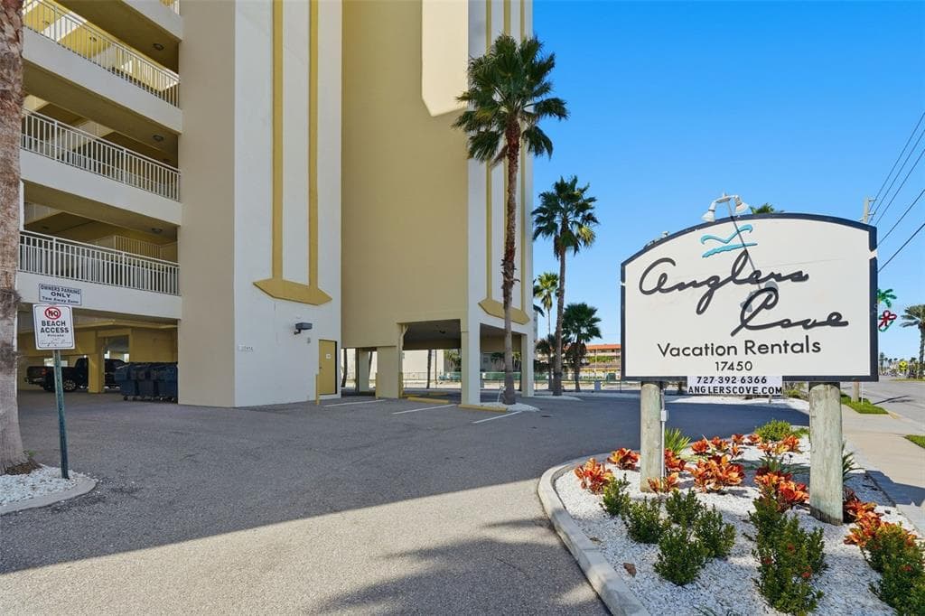17450 GULF BOULEVARD 104 photo 1