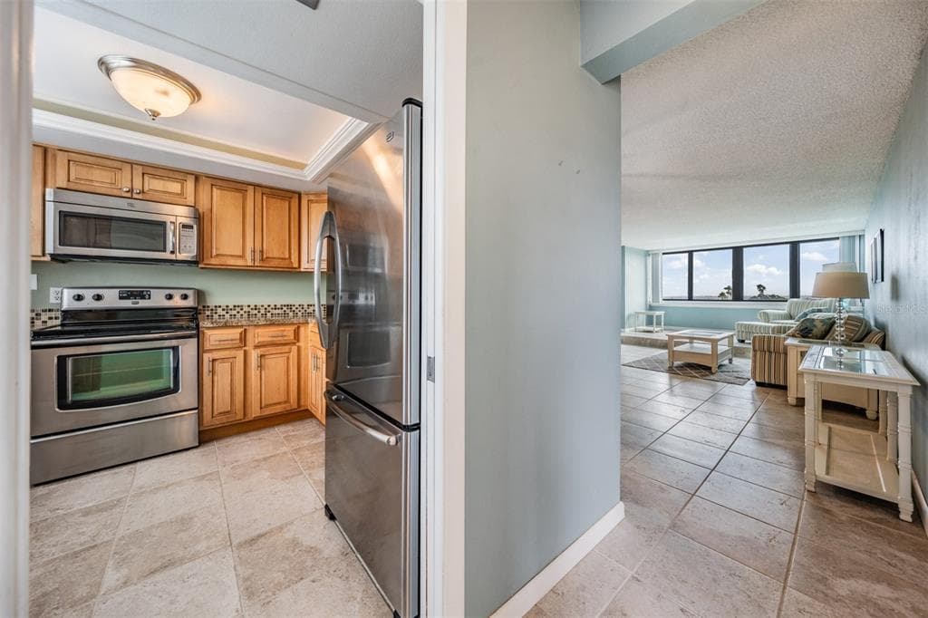 2620 COVE CAY DRIVE 601 photo 7