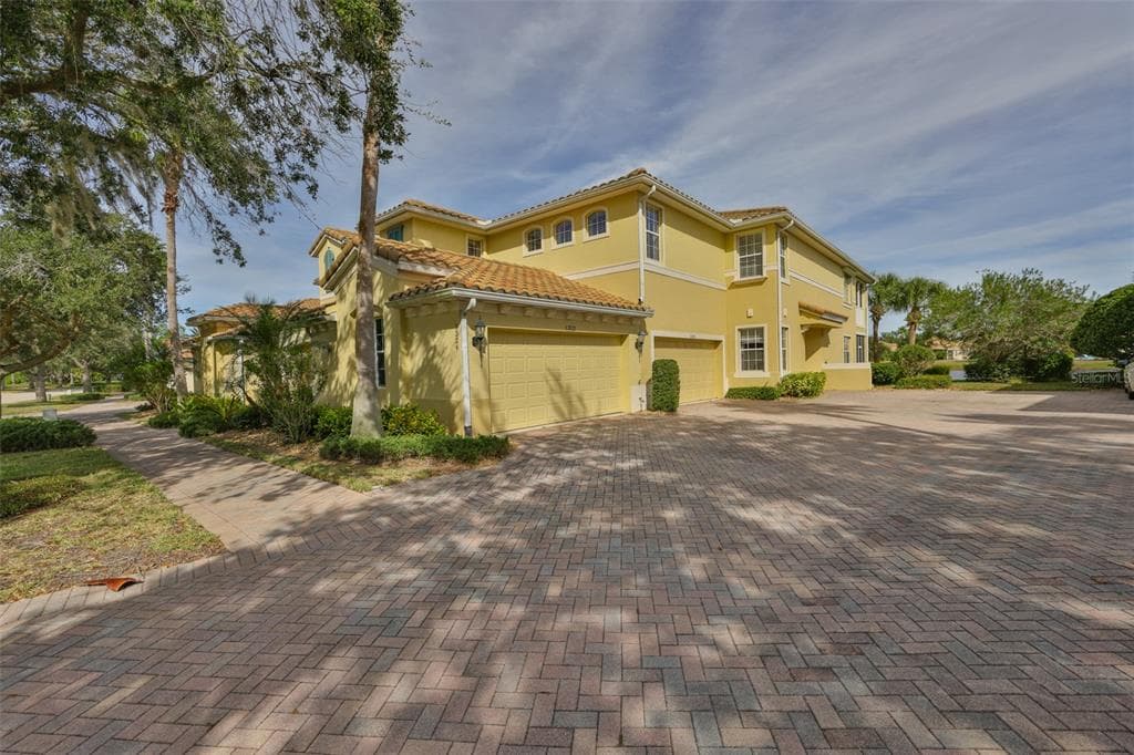 1324 EMERALD DUNES DRIVE photo 4