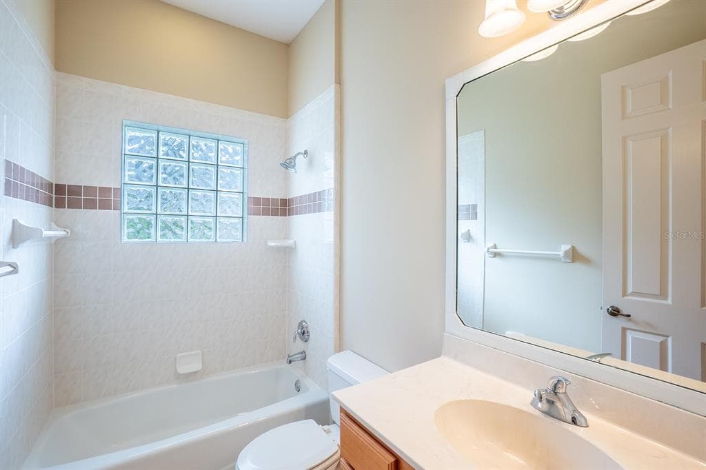 79 SOUTHLAKE DRIVE photo 4