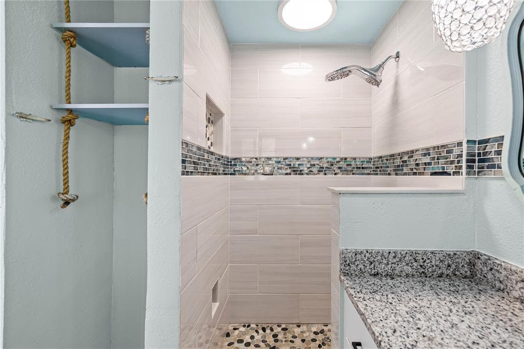 5642 RIVERVIEW DRIVE photo 9
