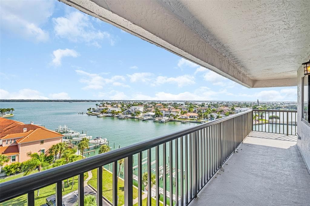 1651 SAND KEY ESTATES CT 74 photo 4