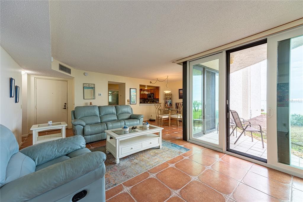 5541 PUERTA DEL SOL BOULEVARD S 116 photo 6