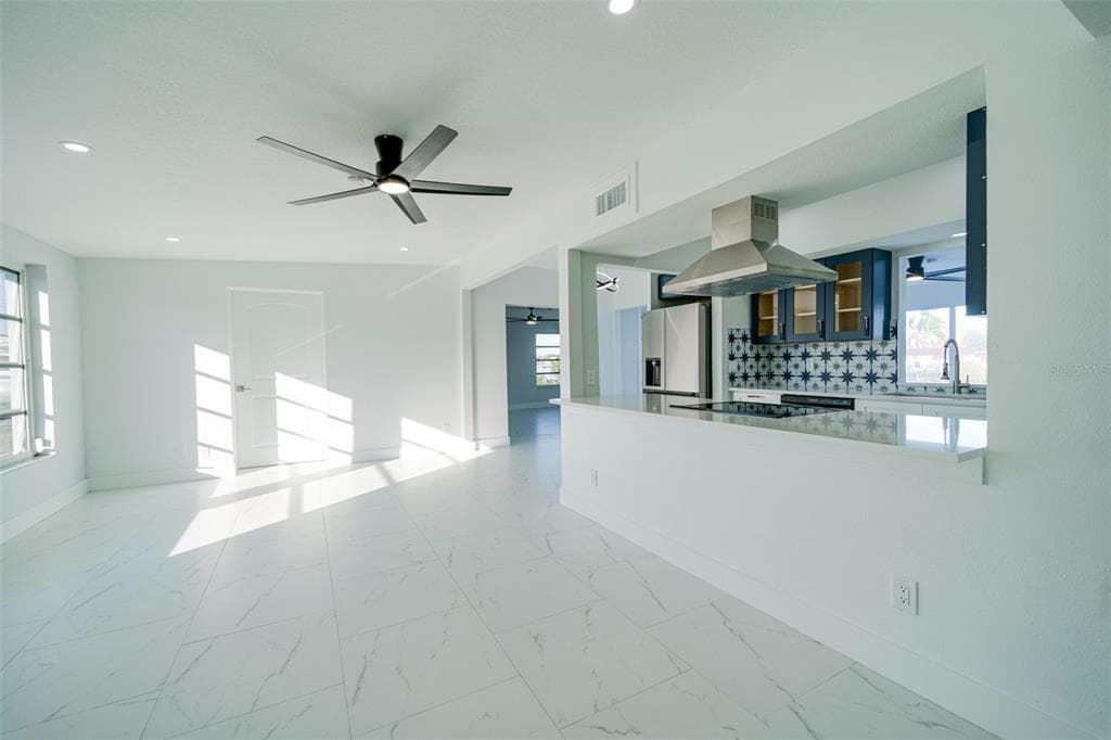 217 W TARPON BOULEVARD NW 2