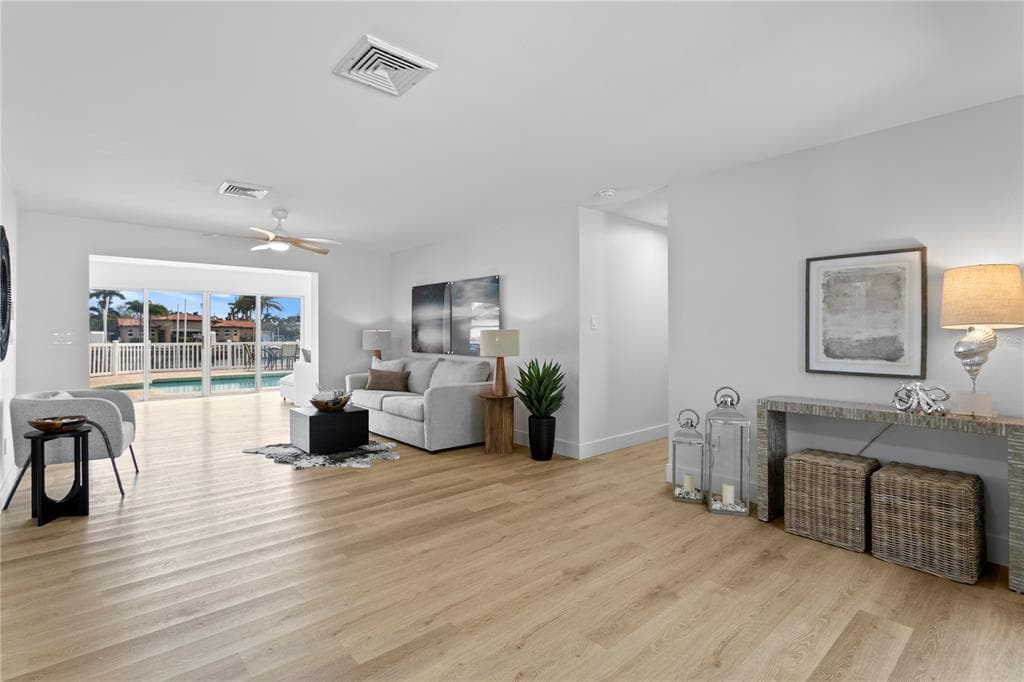 350 N JULIA CIRCLE 4