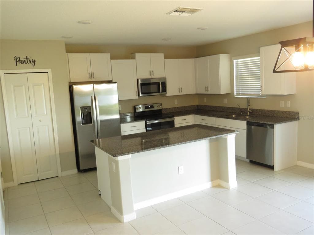 15518 MILLER CREEK DRIVE photo 2