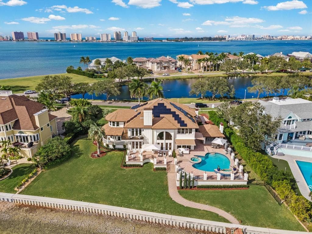429 ST ANDREWS DRIVE 2