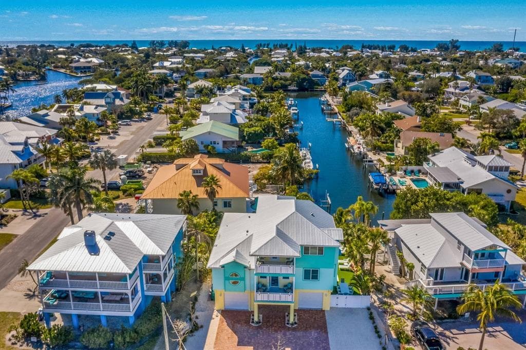 505 S BAY BOULEVARD 1