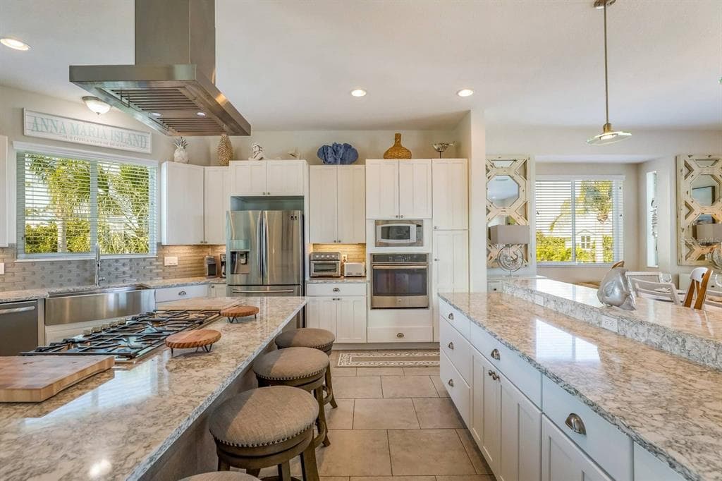 505 S BAY BOULEVARD photo 10