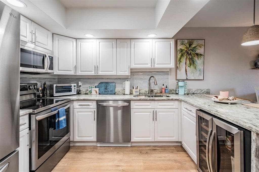 200 MERES BOULEVARD 16 photo 8