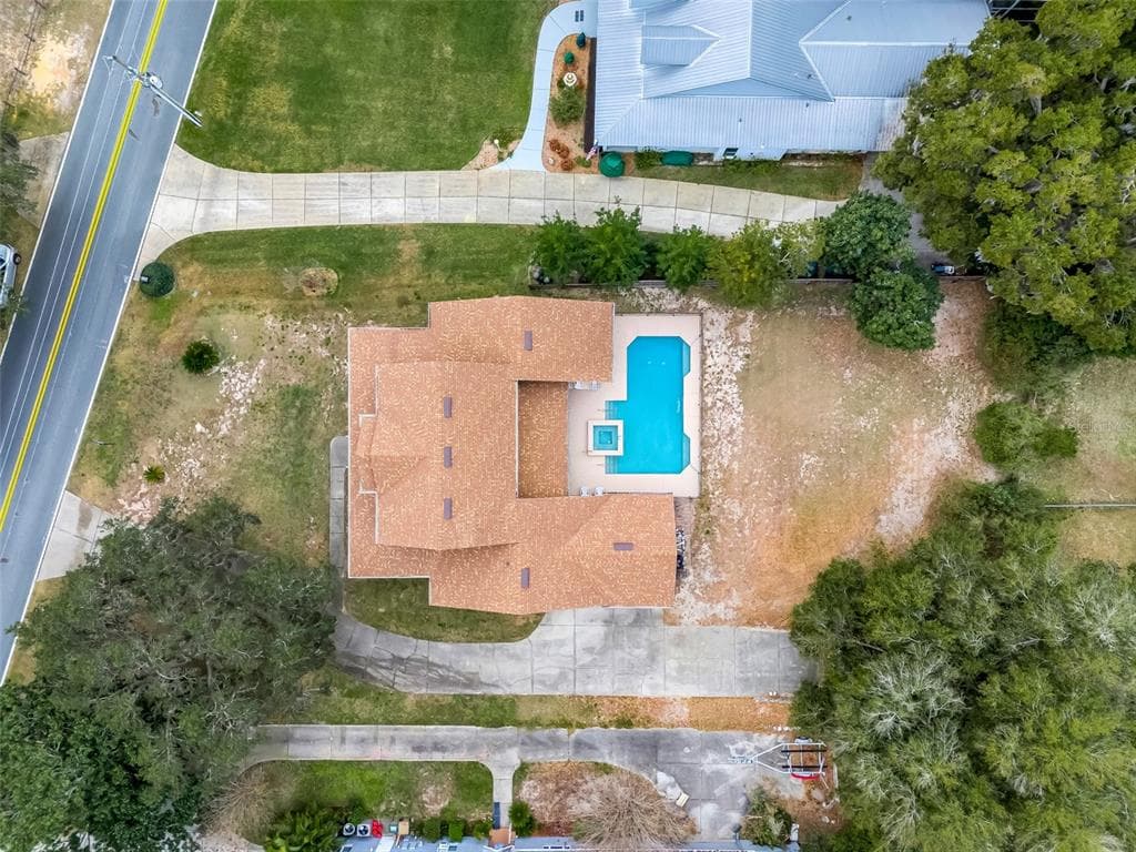 10336 LAKE LOUISA ROAD 5