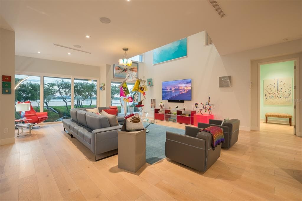 222 MORNINGSIDE DRIVE 5