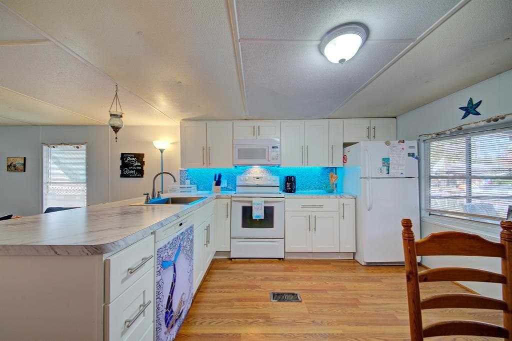 6427 W RICHARD DRIVE photo 12