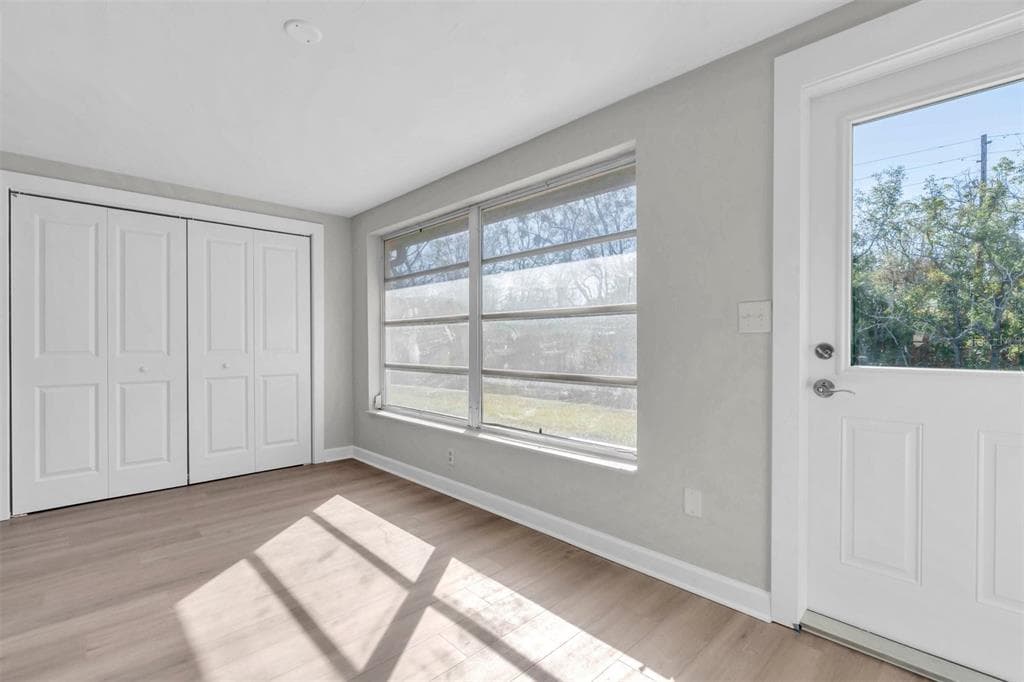 4343 SUMMERSUN DRIVE 4343 photo 17