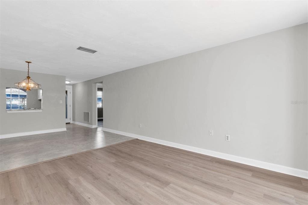 4343 SUMMERSUN DRIVE 4343 photo 12