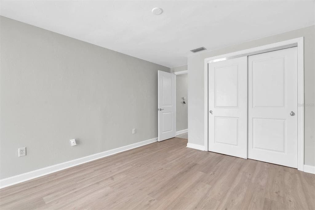 4343 SUMMERSUN DRIVE 4343 photo 20