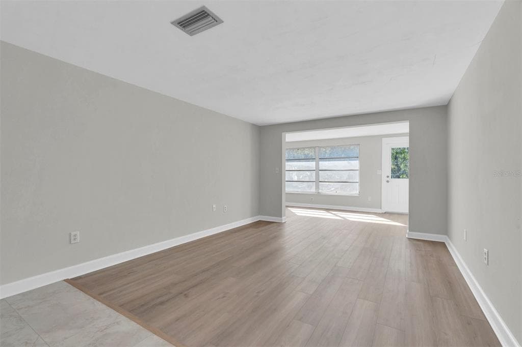 4343 SUMMERSUN DRIVE 4343 photo 14