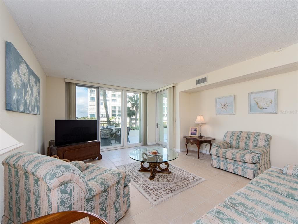 1430 GULF BOULEVARD 110 photo 15
