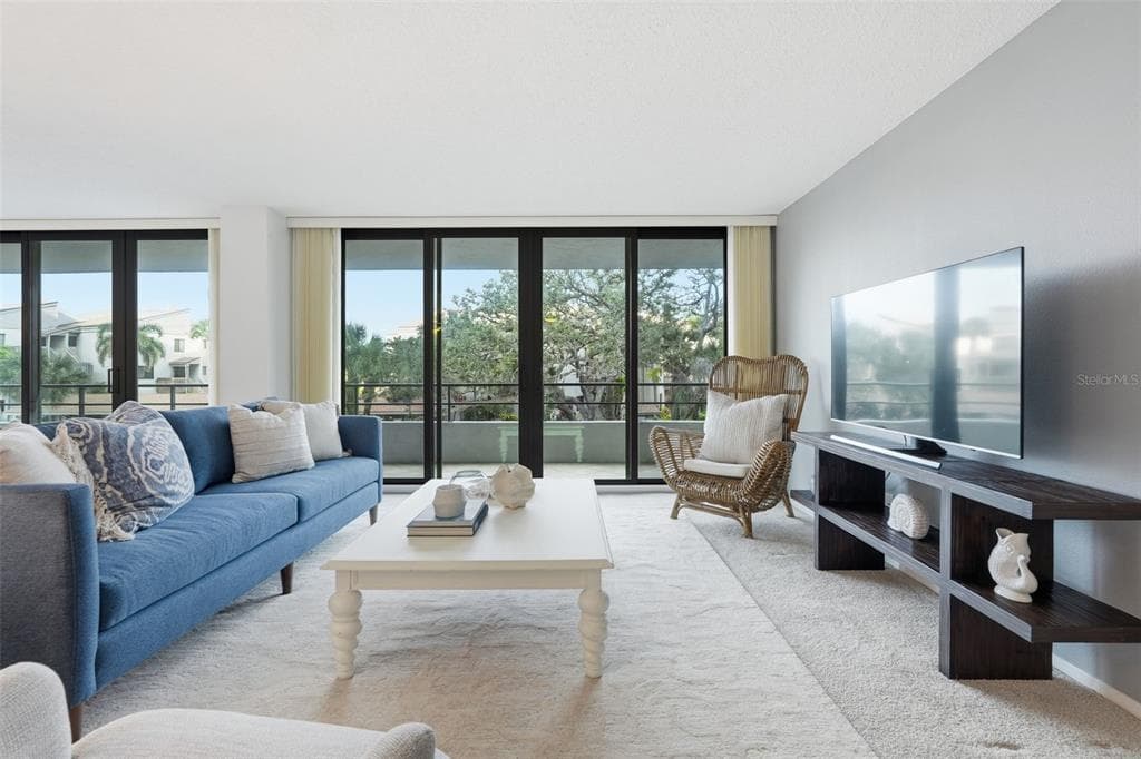 6415 MIDNIGHT PASS ROAD 211 photo 8