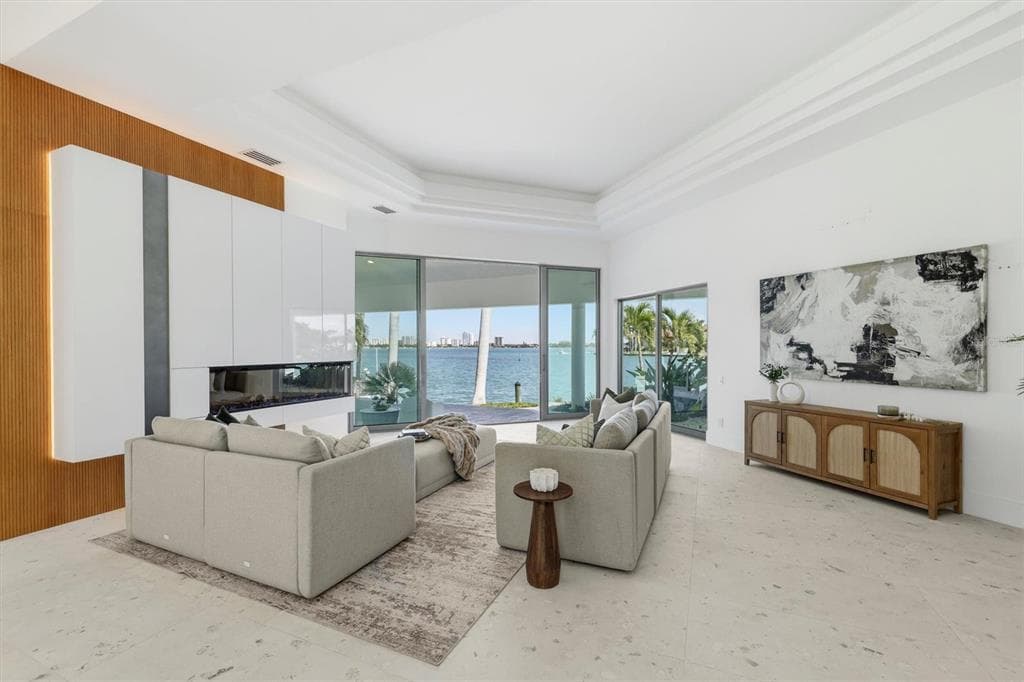 259 ROBIN DRIVE 5