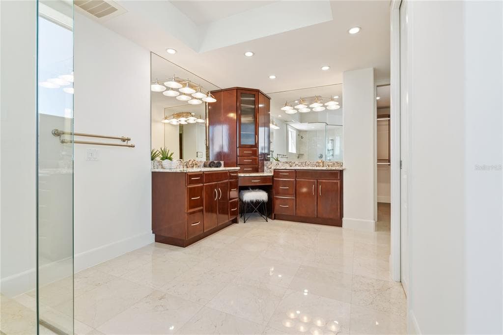 534 BEACH ROAD photo 22