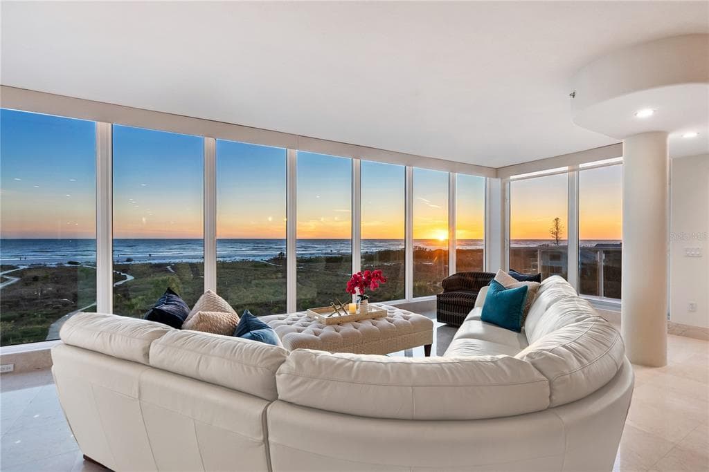 534 BEACH ROAD photo 1