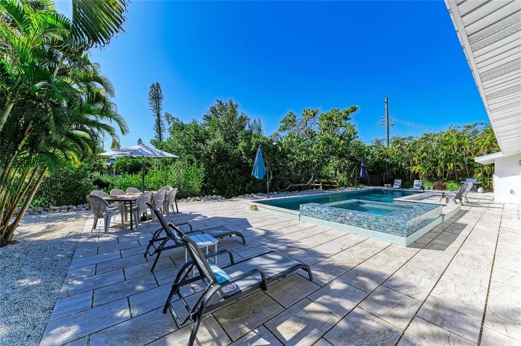 115 LOS CEDROS DRIVE photo 8