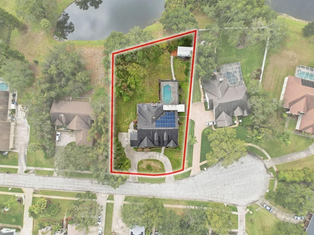 8805 CROSSWOOD COURT photo 7