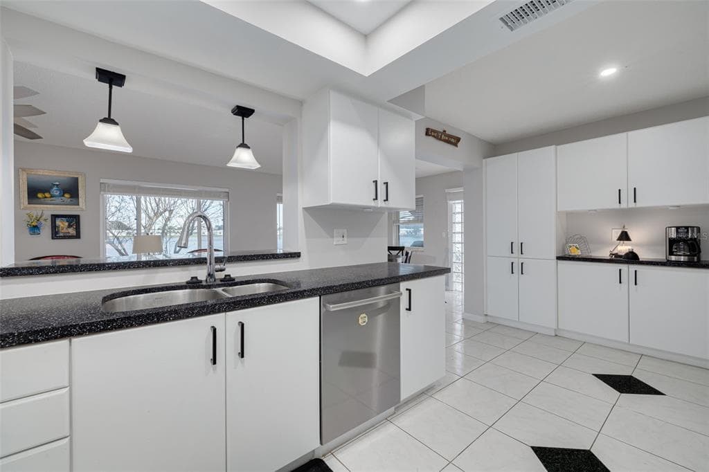 9705 MAINLANDS BOULEVARD W photo 23
