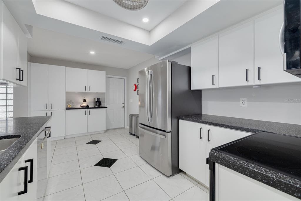 9705 MAINLANDS BOULEVARD W photo 22