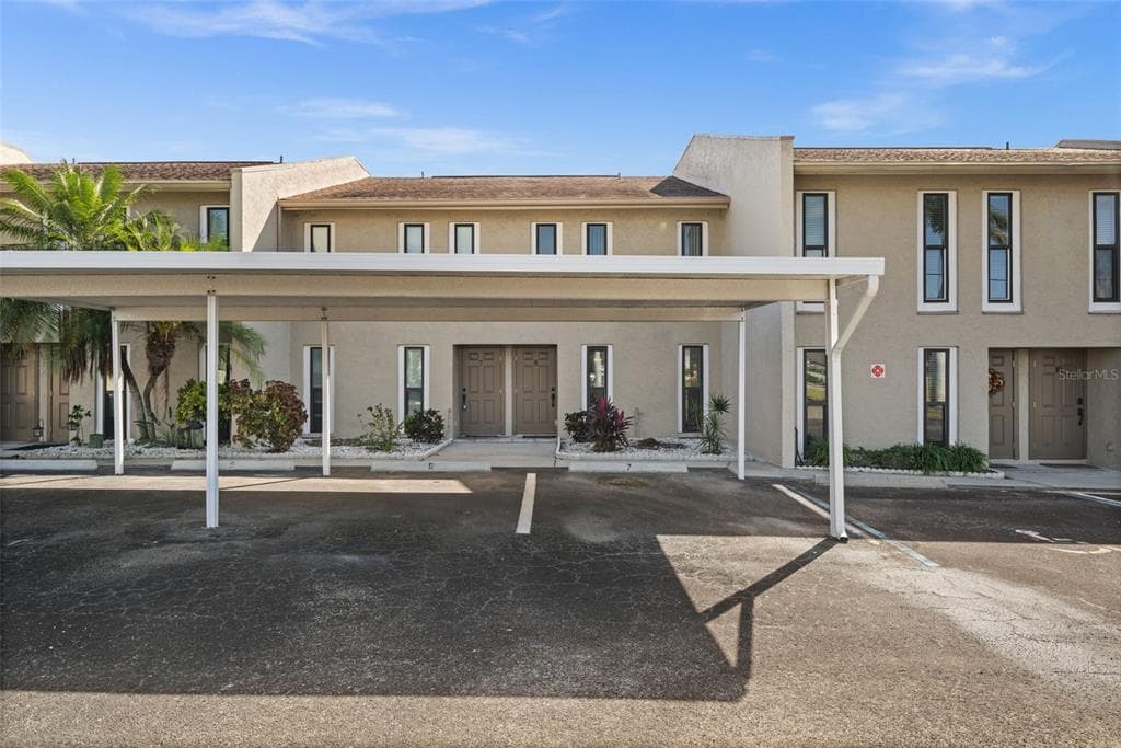 4803 SW SANTA BARBARA COURT #8 3