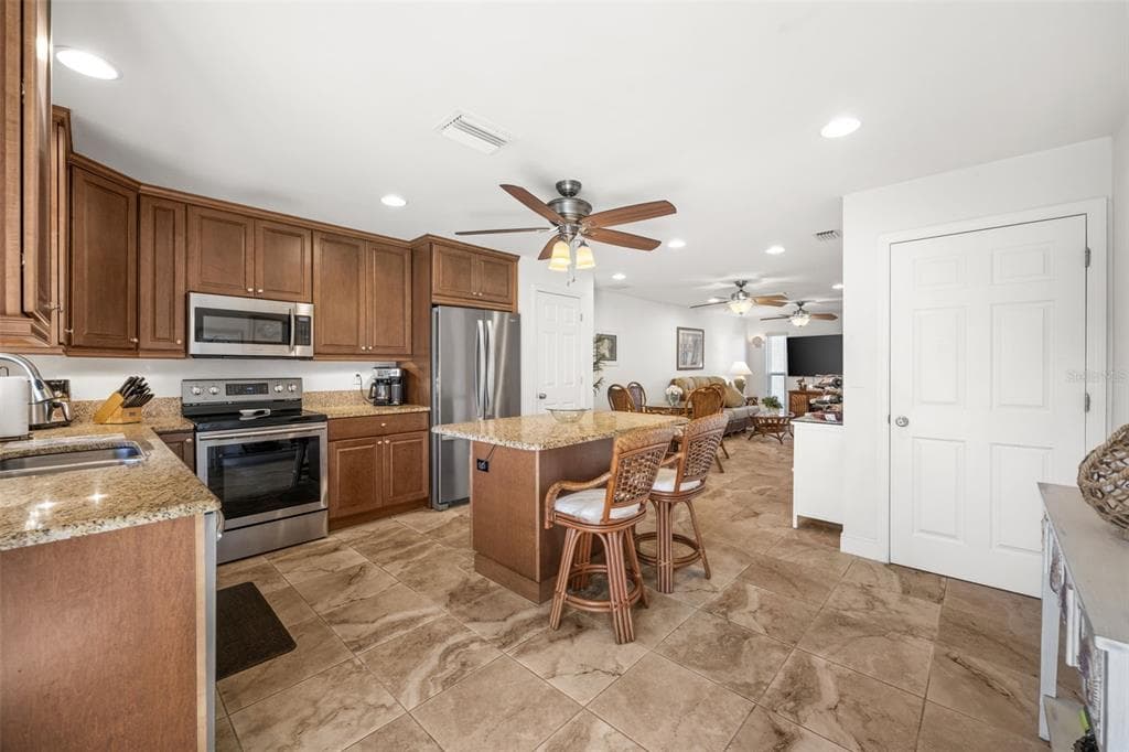 4803 SW SANTA BARBARA COURT #8 5