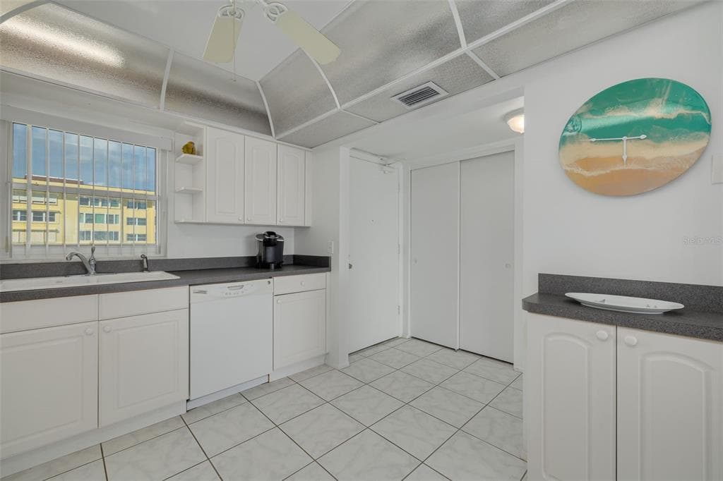 4525 COVE CIRCLE 1002 photo 16