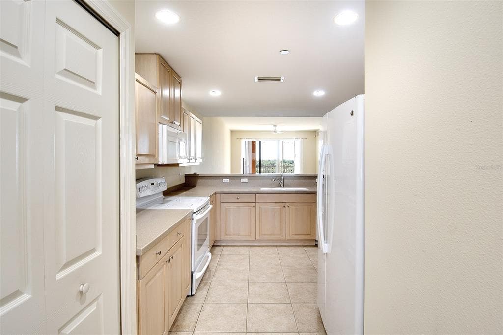 1921 MONTE CARLO DRIVE 603 photo 5