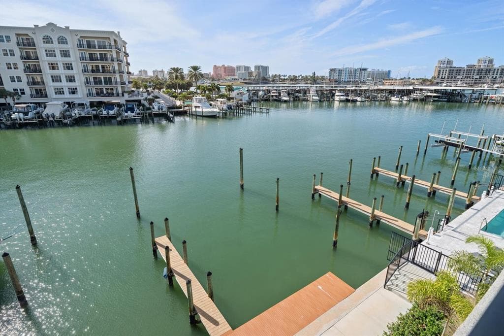 211 DOLPHIN POINT #5 4