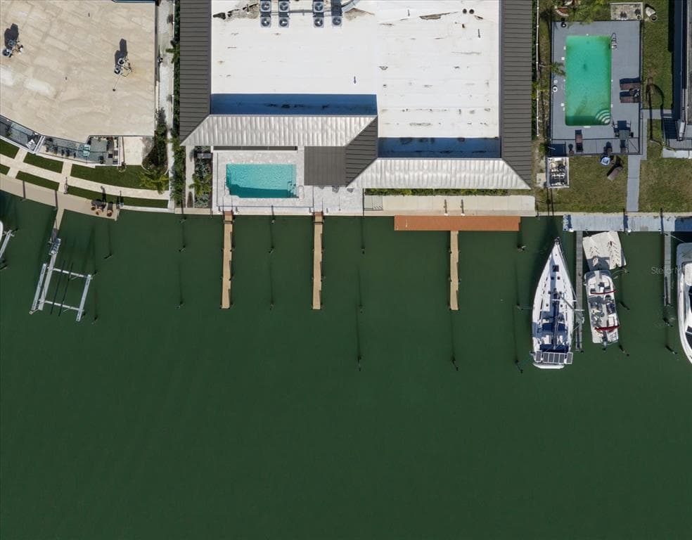211 DOLPHIN POINT 2 photo 6