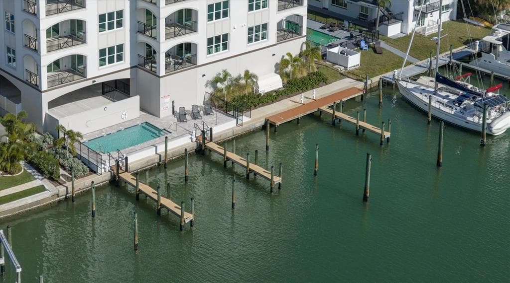 211 DOLPHIN POINT #4 5