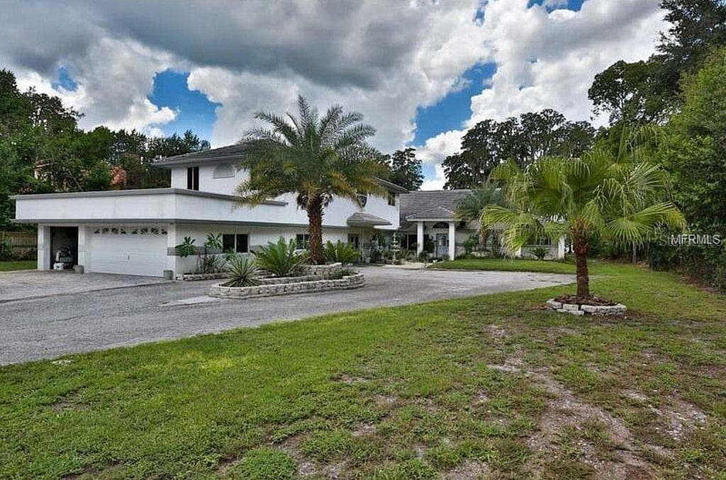18620 WAYNE ROAD photo 2