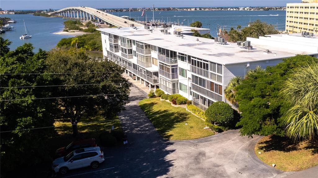 50 HARBOR VIEW LANE 11 photo 12