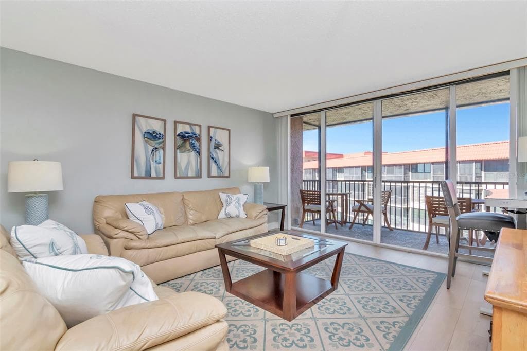 17580 GULF BOULEVARD 403 photo 10