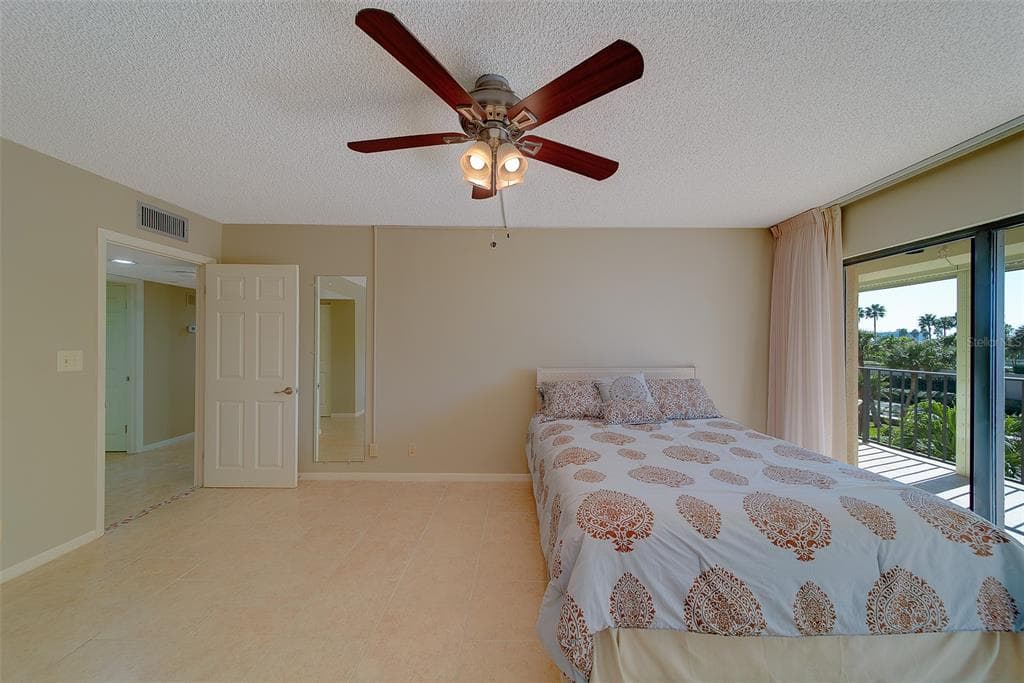 1480 GULF BOULEVARD 201 photo 25